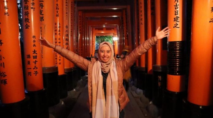 Hari Kelima di Jepang: Nishiki Market, Arashiyama, Fushimi Inari, Kyoto Tower 1000 Gerbang di Fushimi Inari